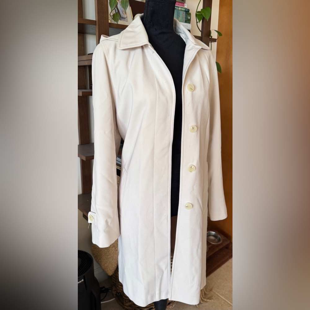 Gallery Cream Single-Breasted Trench Coat With Removable Hood